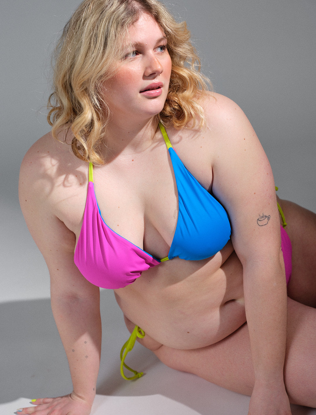 ÌGBOYÀ  (power pink/blazin’ blue)